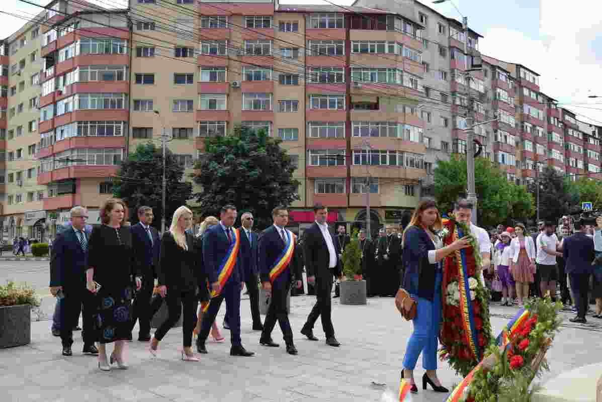  Astăzi este Înălțarea Domnului, dar și Ziua Eroilor  Evenimente de cinstire a eroilor neamului au avut loc în municipiul Târgoviște