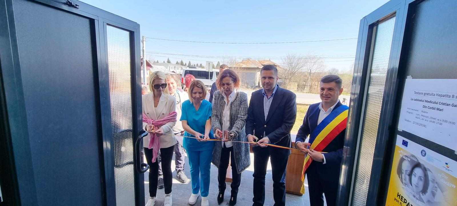  Autoritățile județene și locale au marcat astăzi finalizarea a două importante investiții  în comuna Corbii Mari