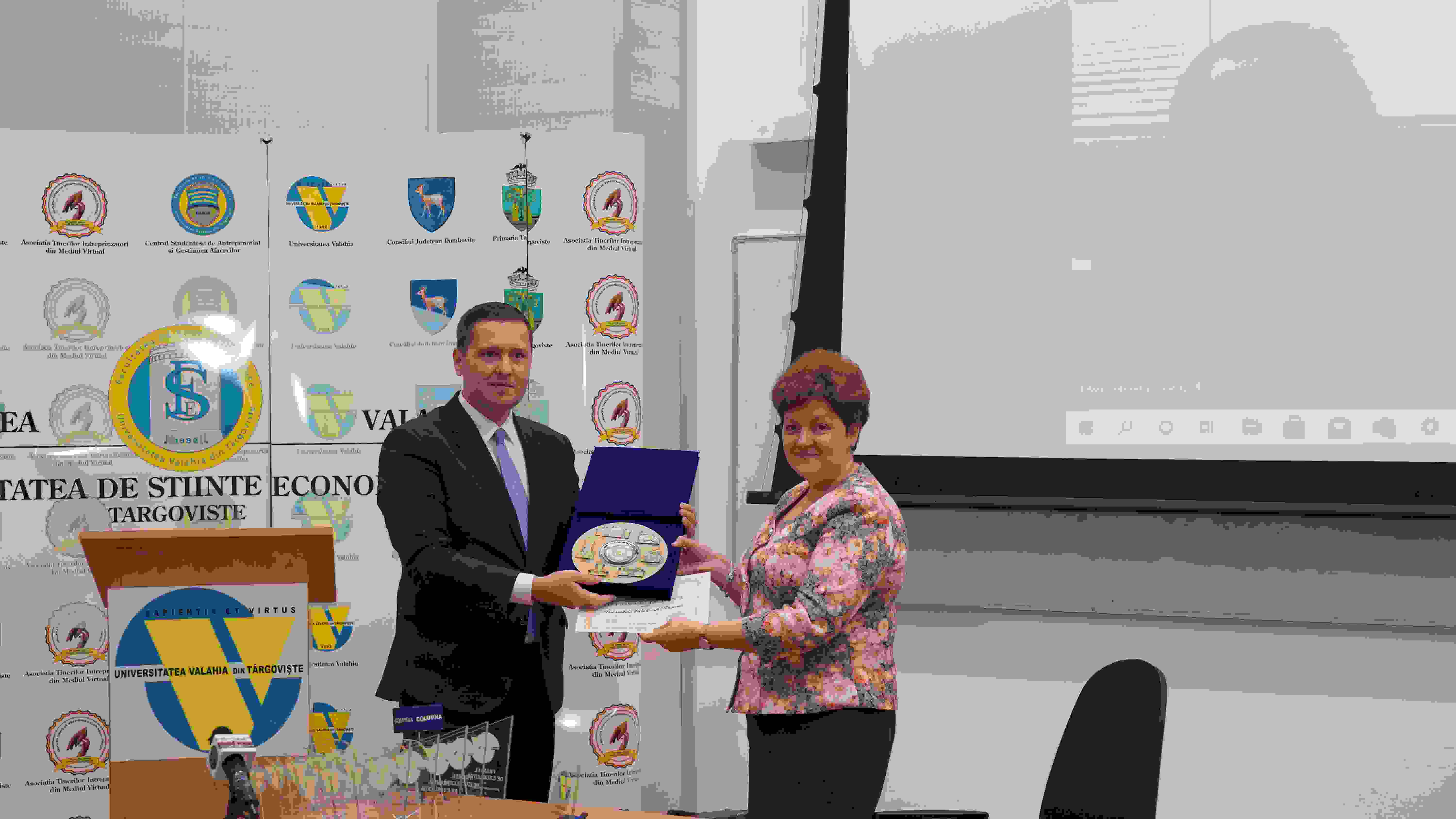 Contribuția la dezvoltarea cercetării științifice,  premiată la Universitatea „Valahia” din Târgoviște