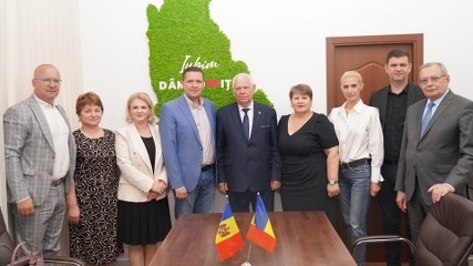  Relațiile de prietenie dintre Județul Dâmbovița și Raionul Ialoveni, din Republica Moldova, susținute și consolidate de președintele Corneliu Ștefan