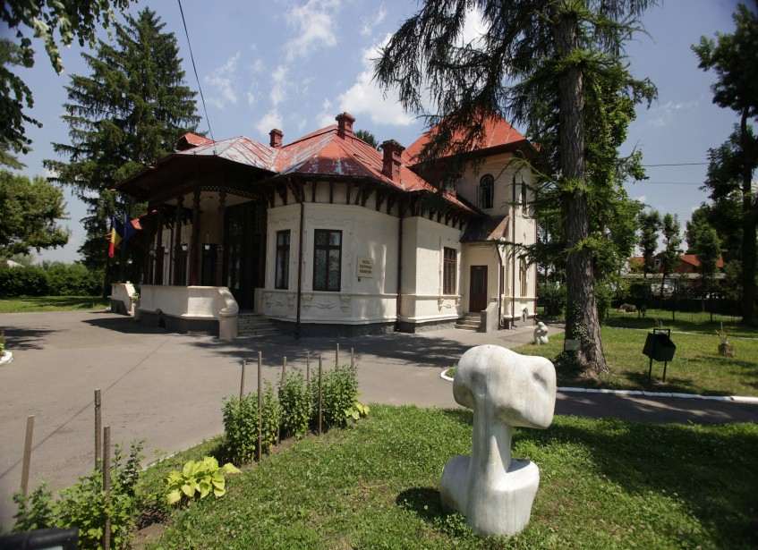  Muzeul Scriitorilor Dâmbovițeni se închide temporar  pentru lucrări de reamenajare expozițională